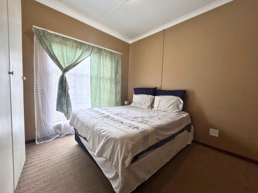 2 Bedroom Property for Sale in Die Hoewes Gauteng