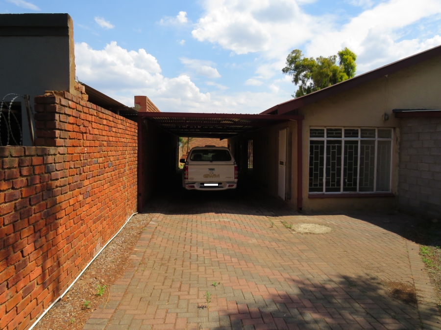 4 Bedroom Property for Sale in Booysens Gauteng