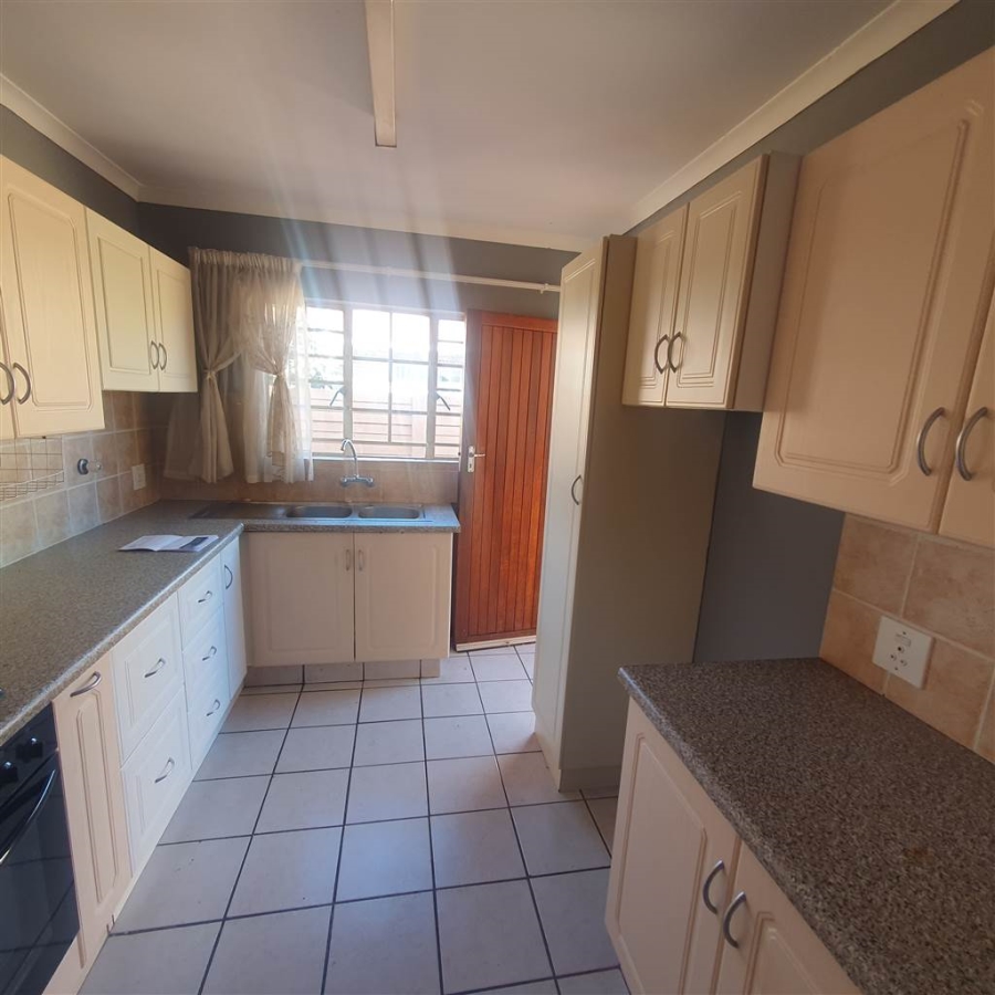 To Let 3 Bedroom Property for Rent in Dorandia Gauteng