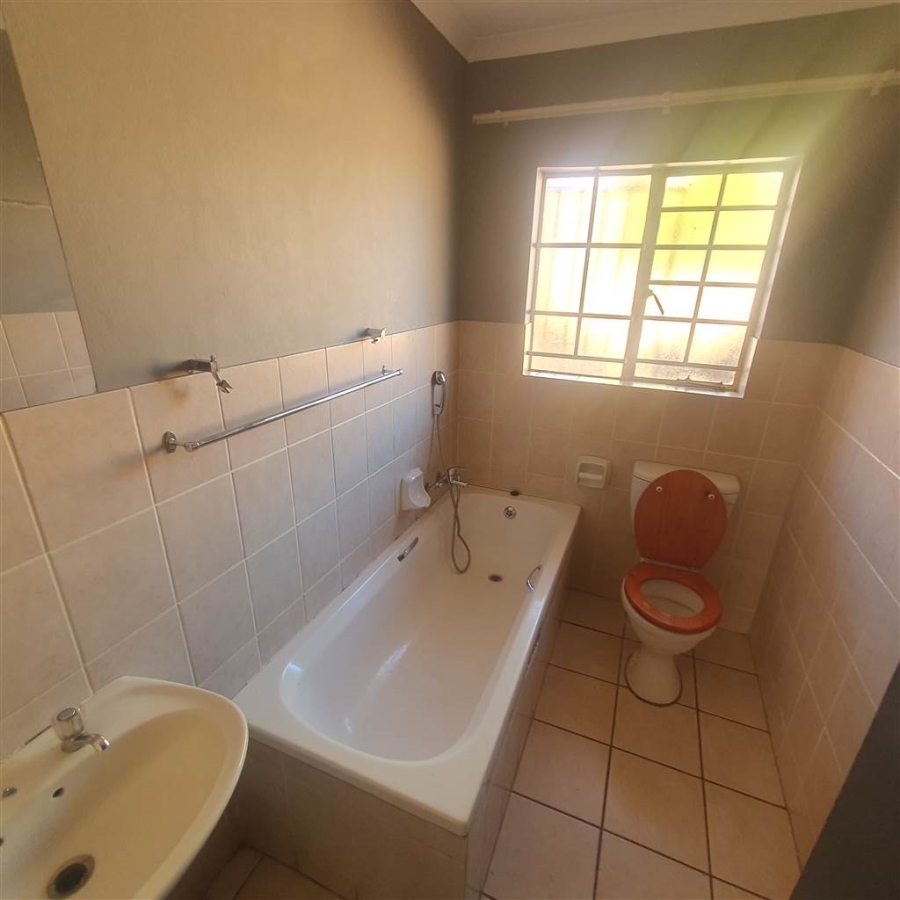 To Let 3 Bedroom Property for Rent in Dorandia Gauteng