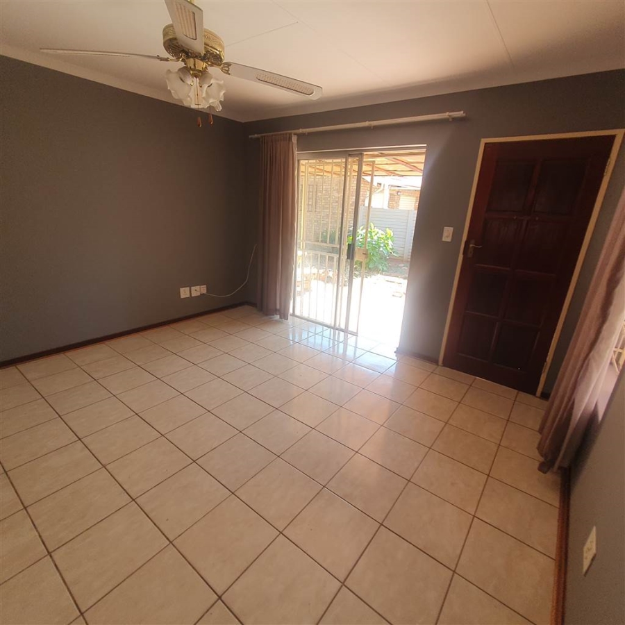 To Let 3 Bedroom Property for Rent in Dorandia Gauteng