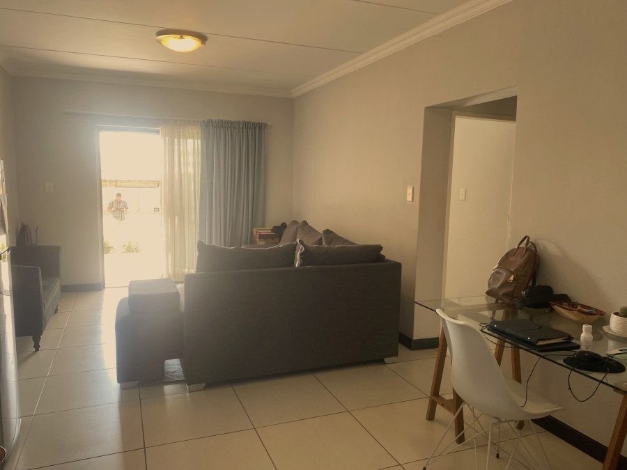 2 Bedroom Property for Sale in Rooihuiskraal North Gauteng