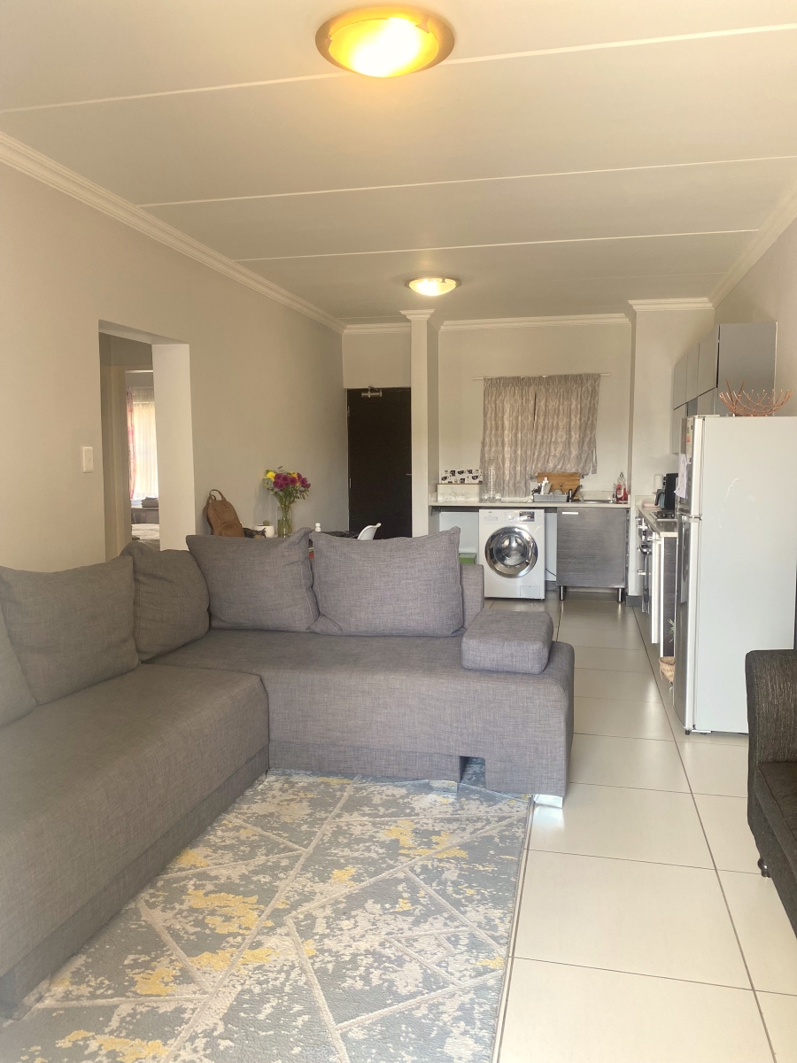 2 Bedroom Property for Sale in Rooihuiskraal North Gauteng