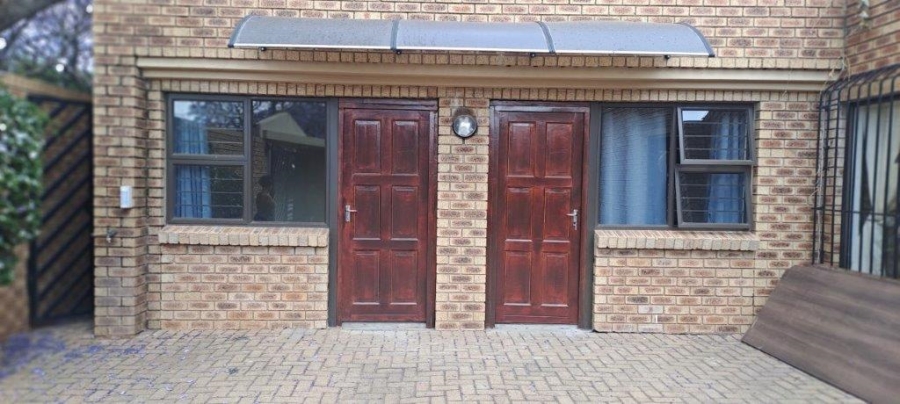 To Let 1 Bedroom Property for Rent in Highlands North Gauteng