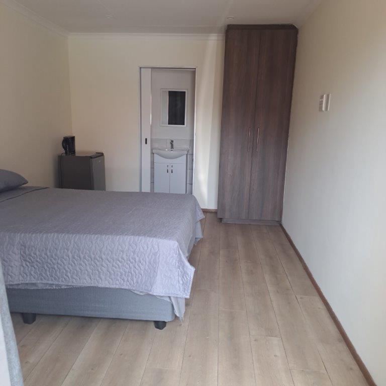 To Let 1 Bedroom Property for Rent in Highlands North Gauteng