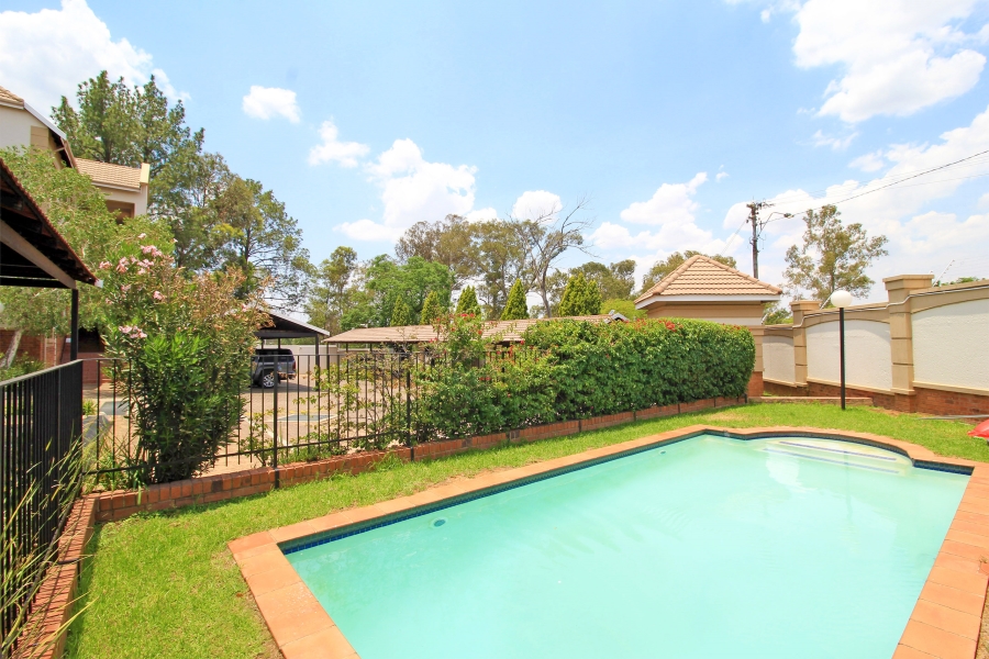 2 Bedroom Property for Sale in Glenhazel Gauteng