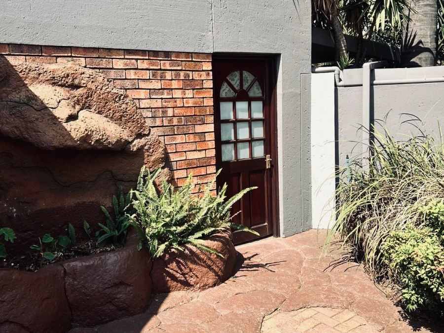 4 Bedroom Property for Sale in Sonneveld Gauteng