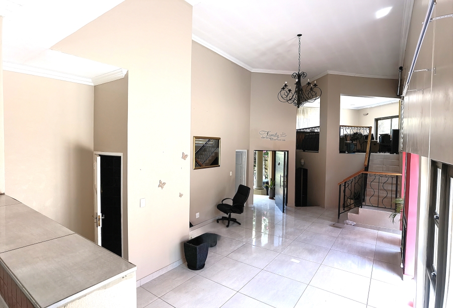 5 Bedroom Property for Sale in Blue Valley Golf Estate Gauteng