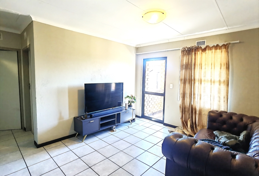 2 Bedroom Property for Sale in Heuweloord Gauteng