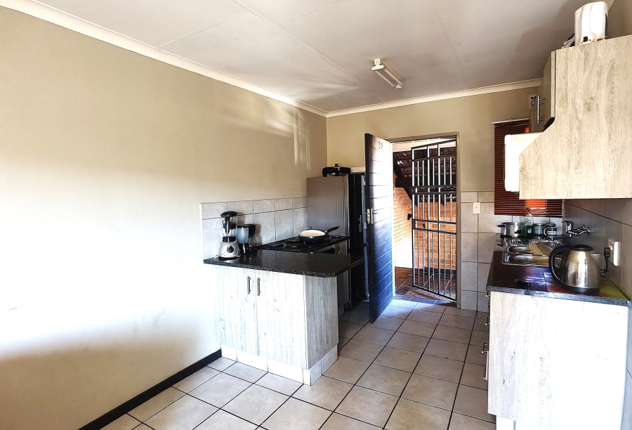 2 Bedroom Property for Sale in Heuweloord Gauteng