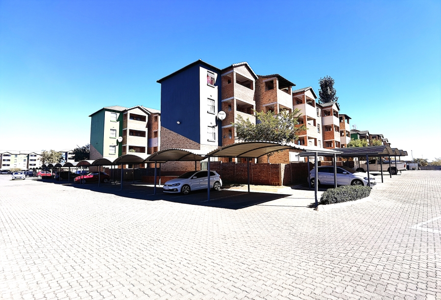 2 Bedroom Property for Sale in Heuweloord Gauteng