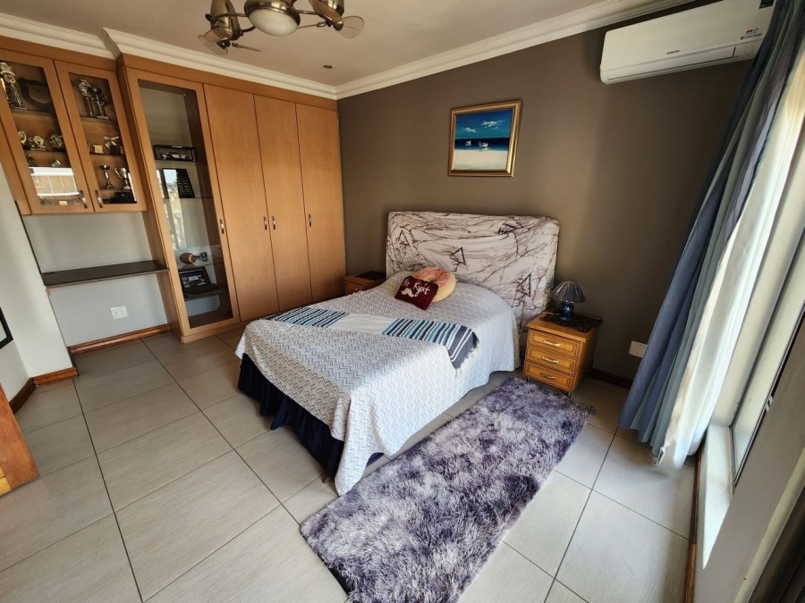 5 Bedroom Property for Sale in Beyers Park Gauteng