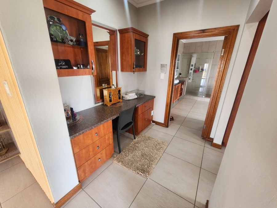 5 Bedroom Property for Sale in Beyers Park Gauteng