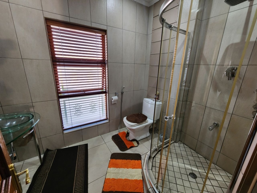 5 Bedroom Property for Sale in Beyers Park Gauteng