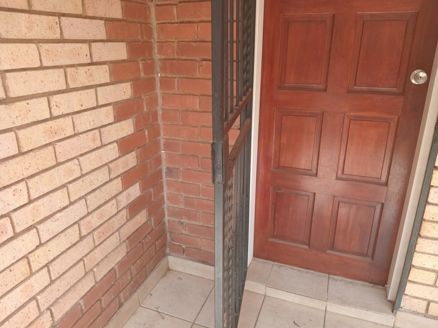 To Let 2 Bedroom Property for Rent in The Wilds Gauteng