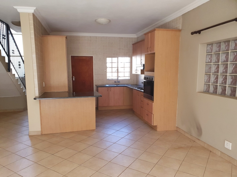 To Let 2 Bedroom Property for Rent in The Wilds Gauteng