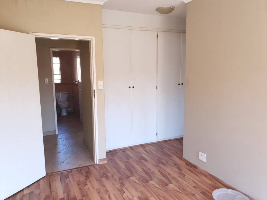 To Let 2 Bedroom Property for Rent in The Wilds Gauteng