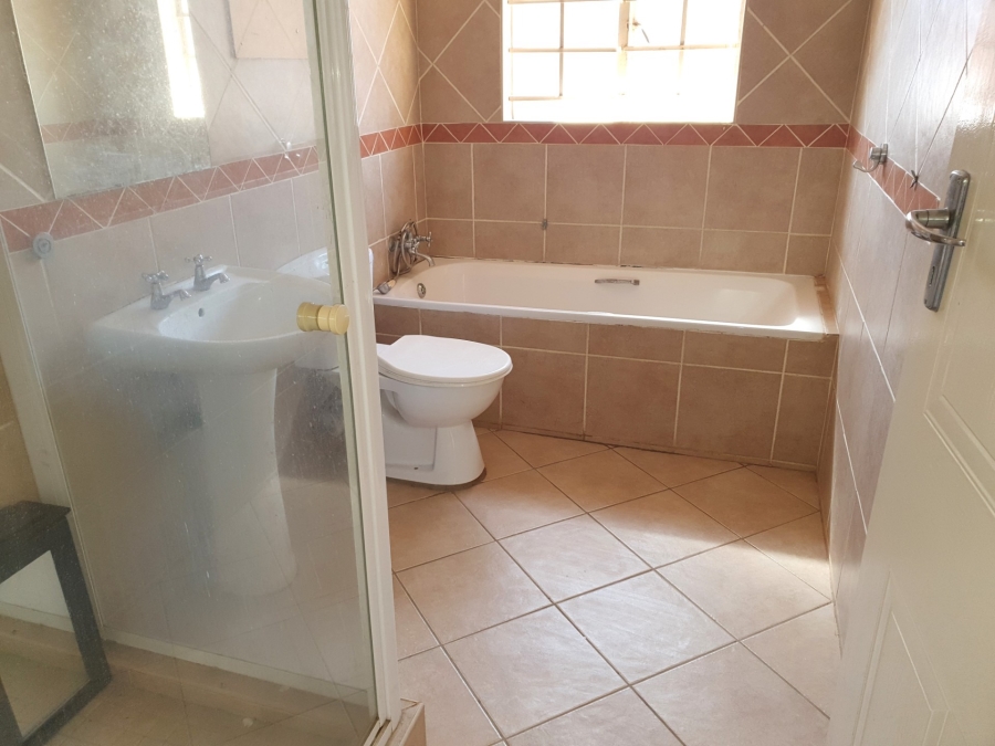 To Let 2 Bedroom Property for Rent in The Wilds Gauteng