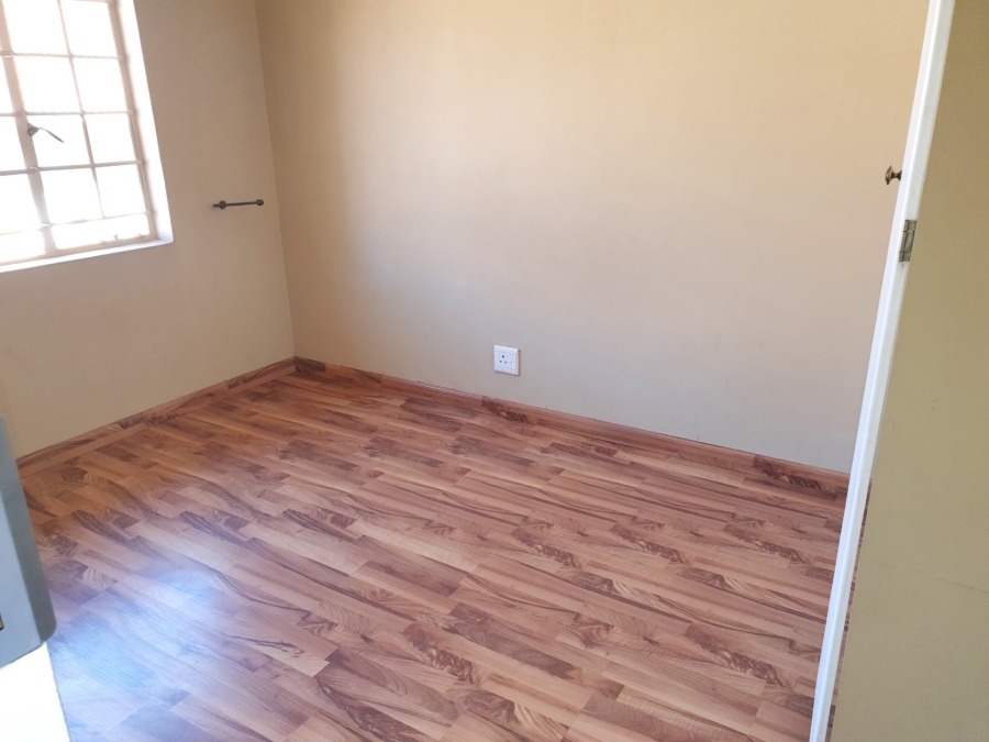 To Let 2 Bedroom Property for Rent in The Wilds Gauteng