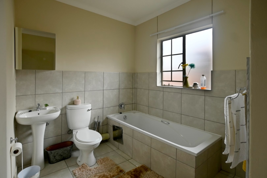 3 Bedroom Property for Sale in Annlin Gauteng