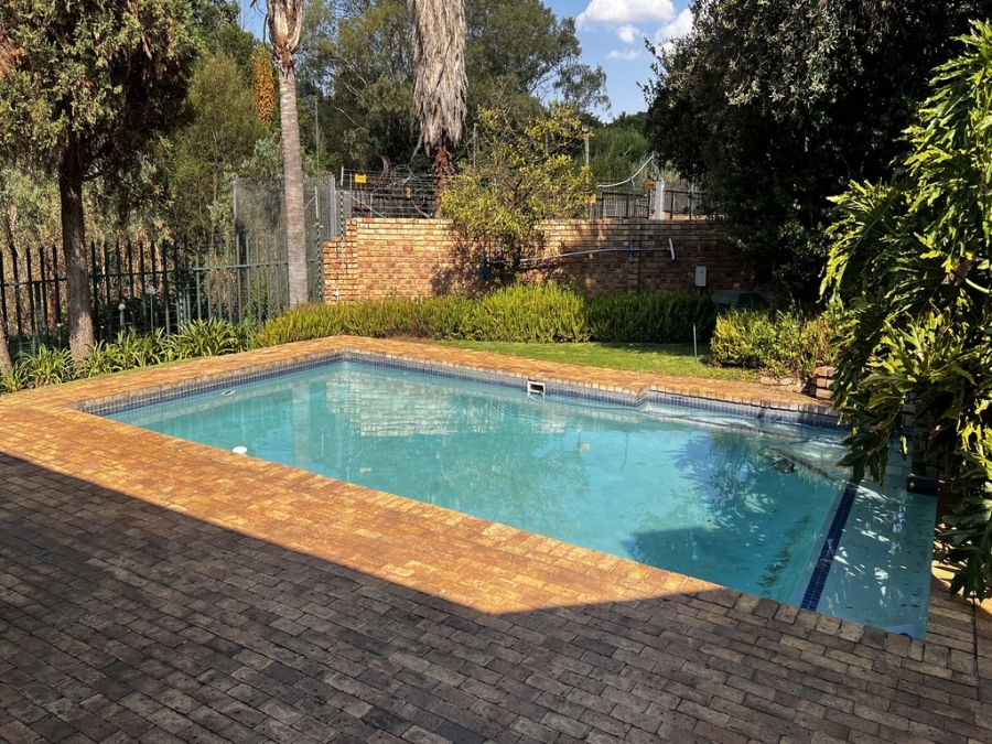 1 Bedroom Property for Sale in Bryanston Gauteng