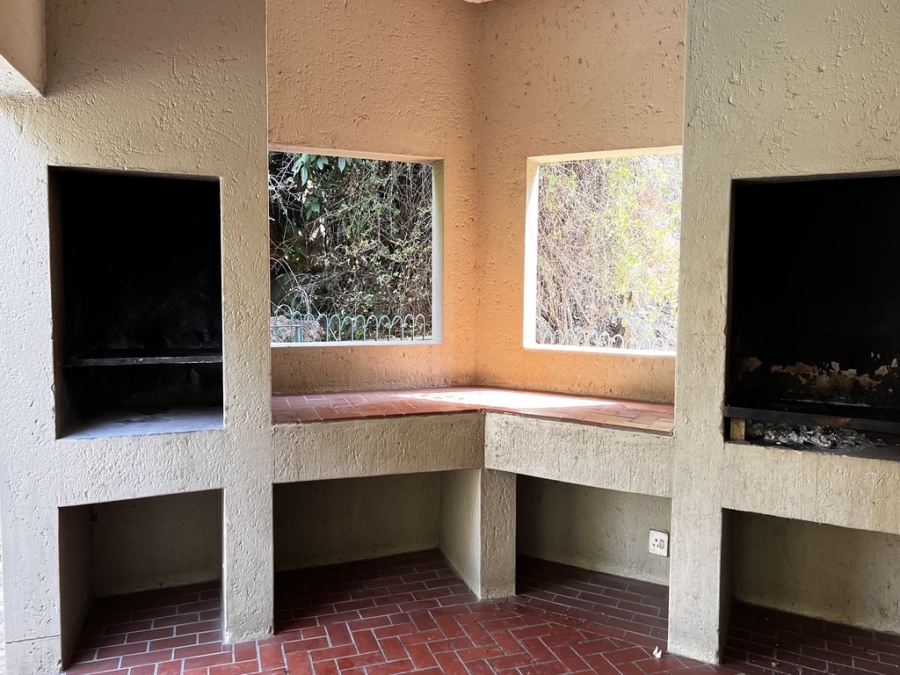 1 Bedroom Property for Sale in Bryanston Gauteng