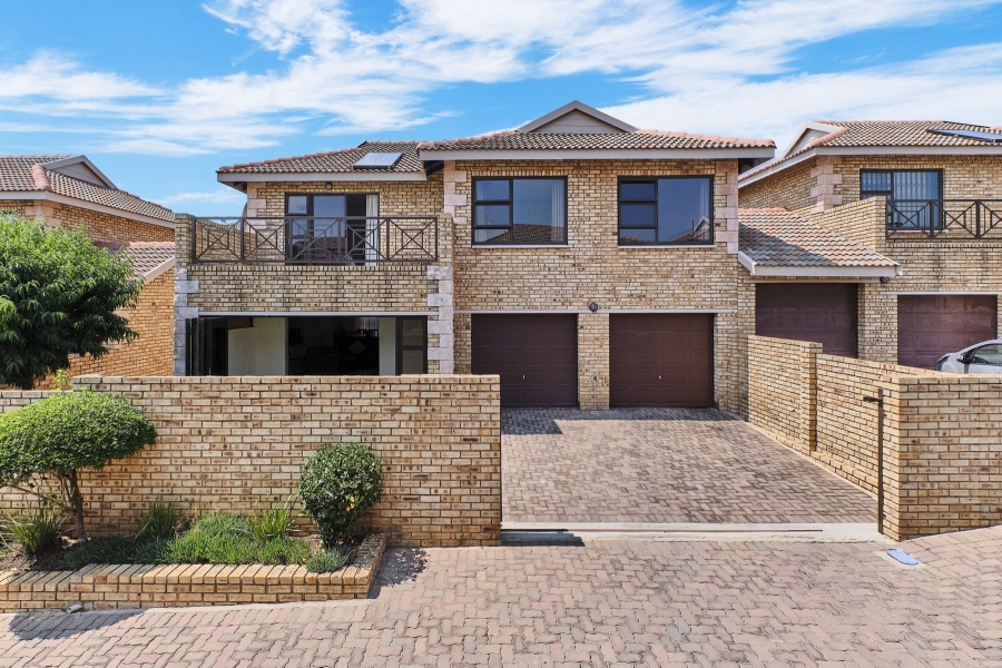 4 Bedroom Property for Sale in Honeydew Manor Gauteng