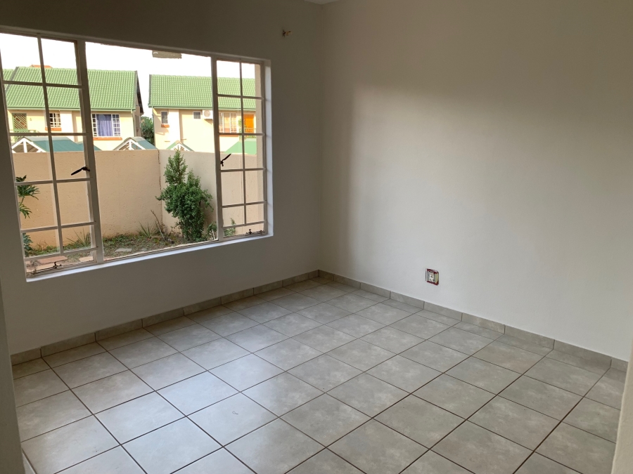 To Let 2 Bedroom Property for Rent in Wapadrand Gauteng