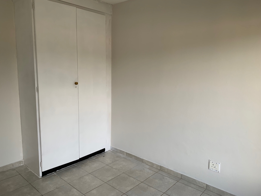 To Let 2 Bedroom Property for Rent in Wapadrand Gauteng