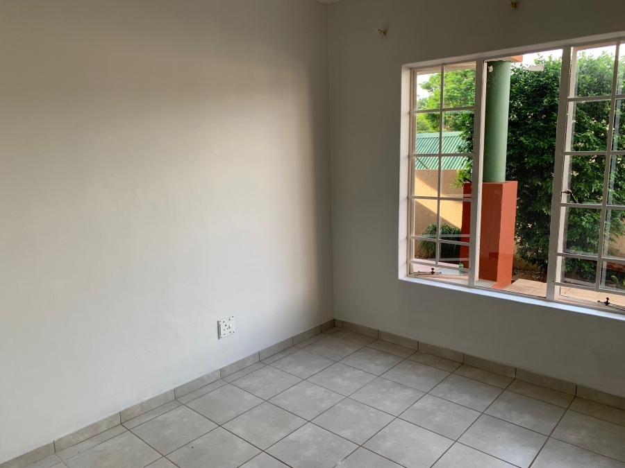 To Let 2 Bedroom Property for Rent in Wapadrand Gauteng