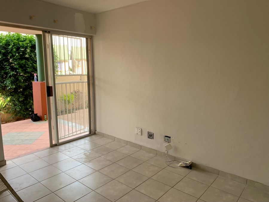 To Let 2 Bedroom Property for Rent in Wapadrand Gauteng