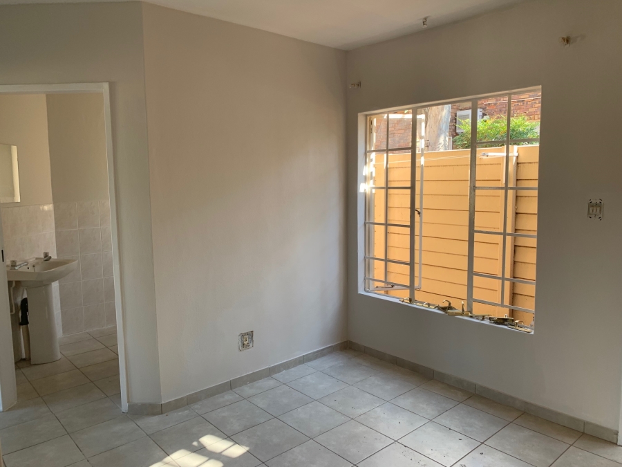 To Let 2 Bedroom Property for Rent in Wapadrand Gauteng