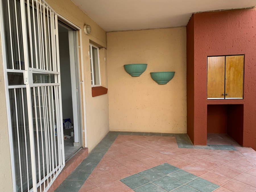 To Let 2 Bedroom Property for Rent in Wapadrand Gauteng