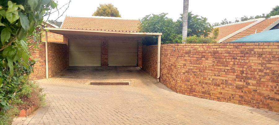 3 Bedroom Property for Sale in Faerie Glen Gauteng