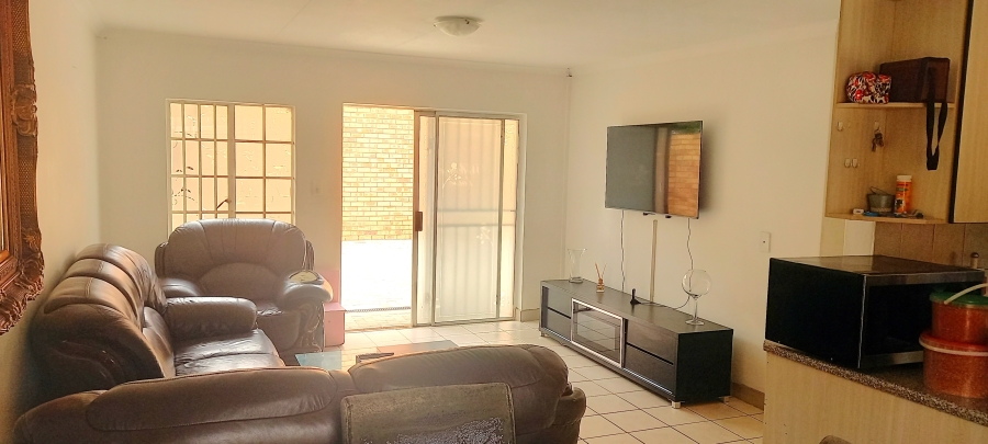 3 Bedroom Property for Sale in Faerie Glen Gauteng