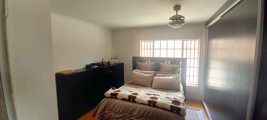 3 Bedroom Property for Sale in Faerie Glen Gauteng