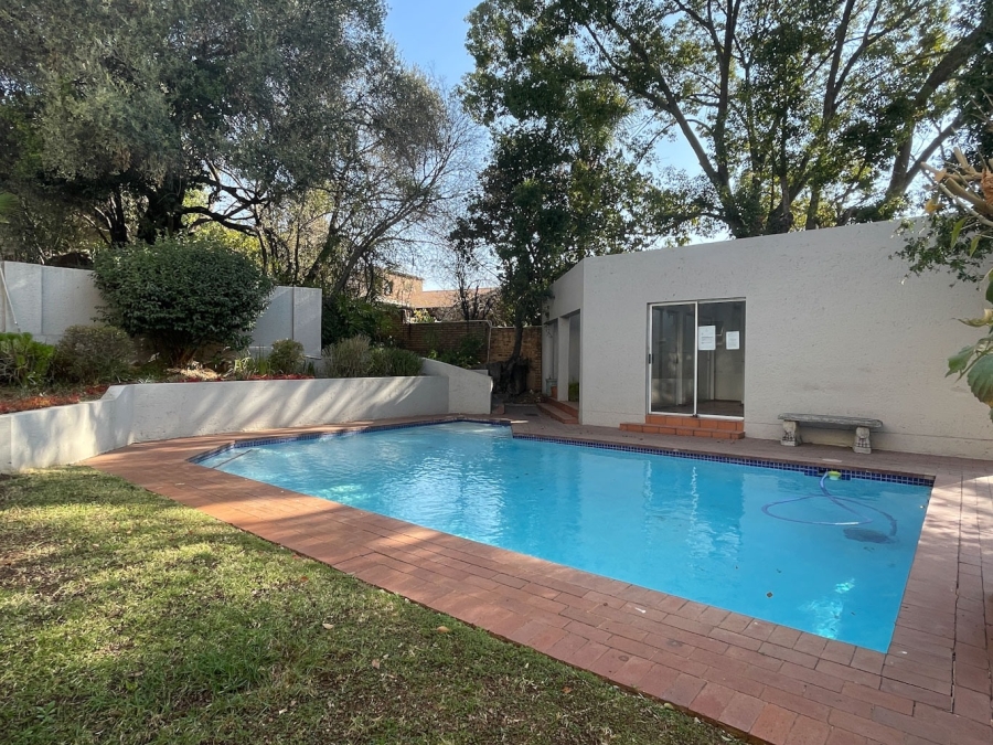 To Let 2 Bedroom Property for Rent in Bryanston Gauteng