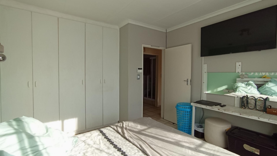 2 Bedroom Property for Sale in Honeydew Gauteng