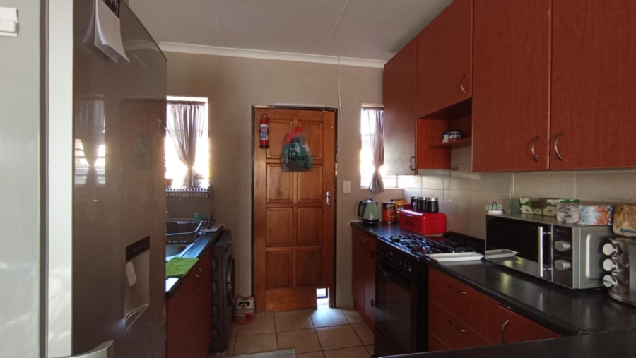 2 Bedroom Property for Sale in Honeydew Gauteng