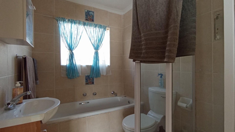 2 Bedroom Property for Sale in Honeydew Gauteng