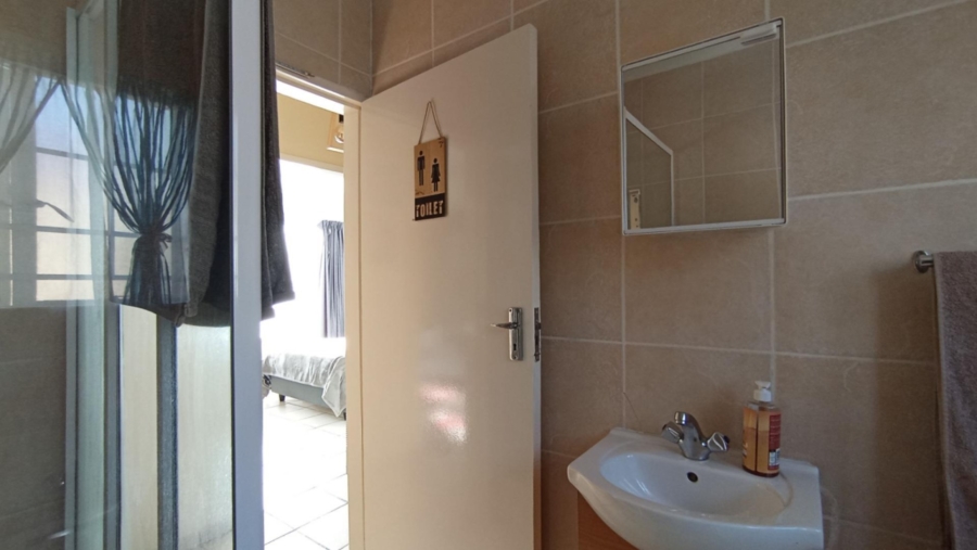 2 Bedroom Property for Sale in Honeydew Gauteng