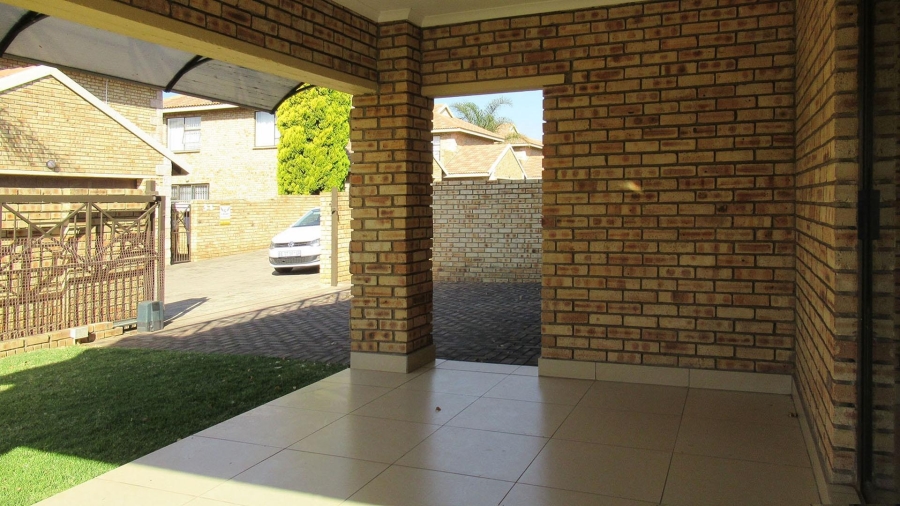 3 Bedroom Property for Sale in Honeydew Gauteng