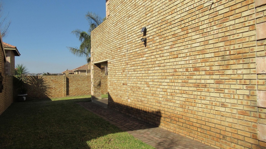 3 Bedroom Property for Sale in Honeydew Gauteng