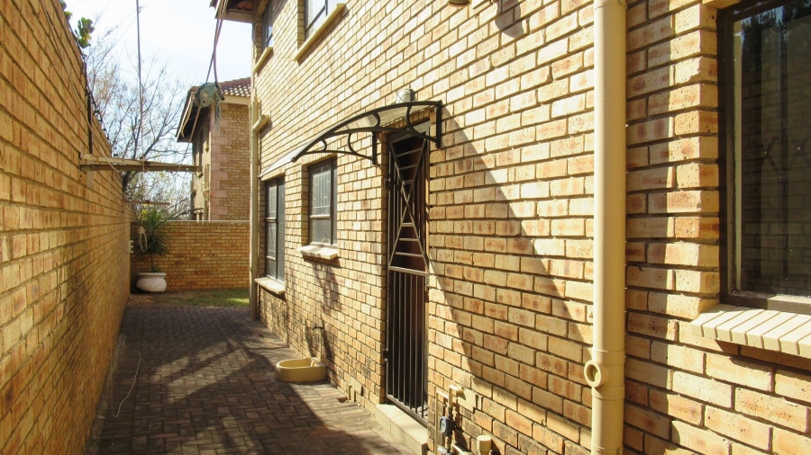 3 Bedroom Property for Sale in Honeydew Gauteng