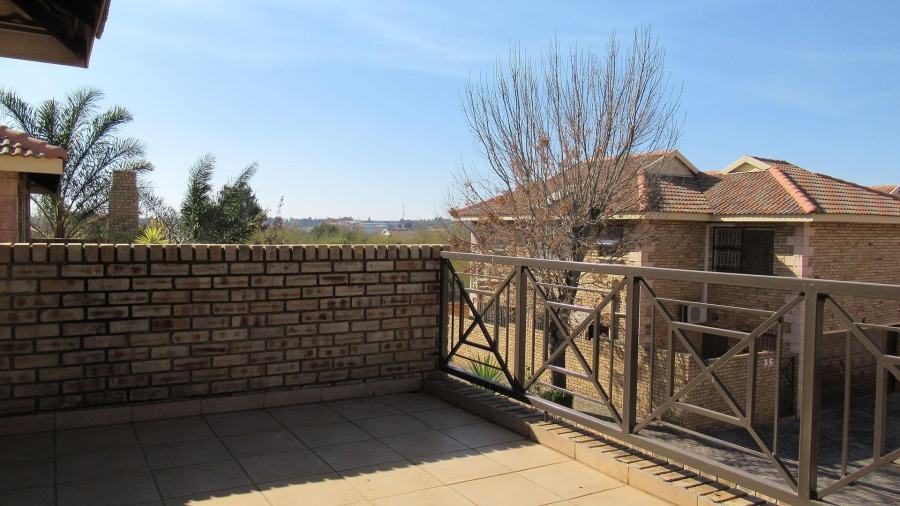 3 Bedroom Property for Sale in Honeydew Gauteng