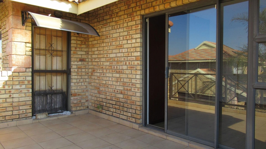 3 Bedroom Property for Sale in Honeydew Gauteng