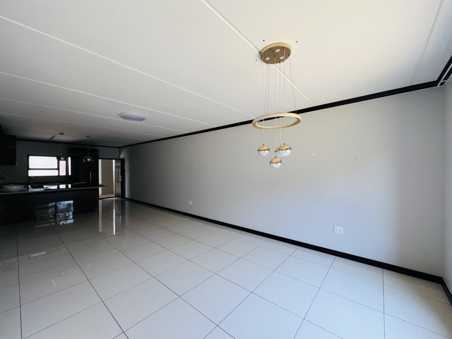 2 Bedroom Property for Sale in Broadacres Gauteng