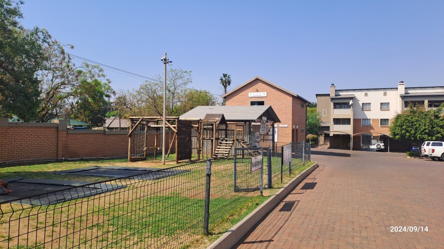 To Let 2 Bedroom Property for Rent in Moregloed Gauteng