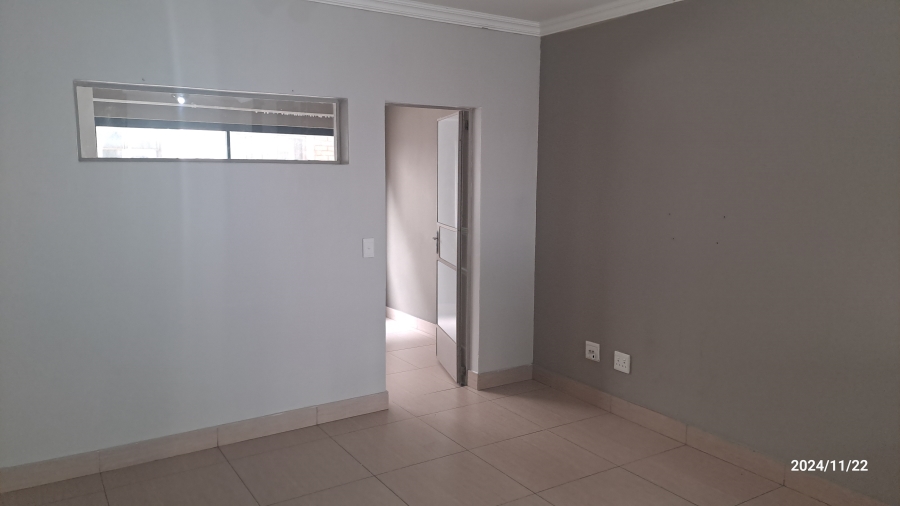 To Let 2 Bedroom Property for Rent in Moregloed Gauteng