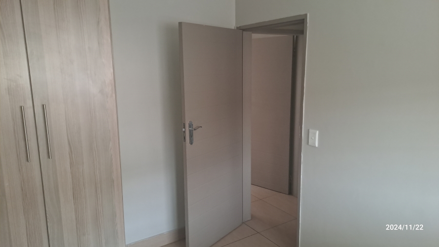 To Let 2 Bedroom Property for Rent in Moregloed Gauteng